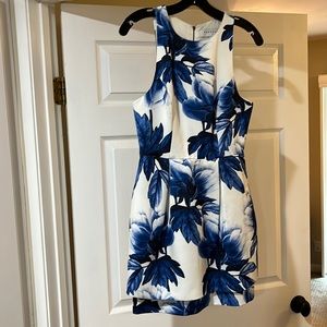 Floral Keepsake Dress Size 4 - Perfect for Bridal Shower